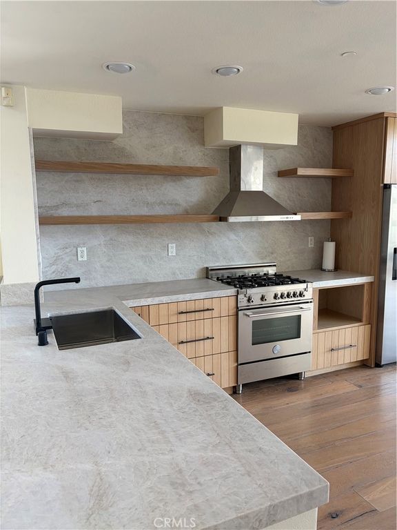 13045 Pacific, Los Angeles, CA 90094