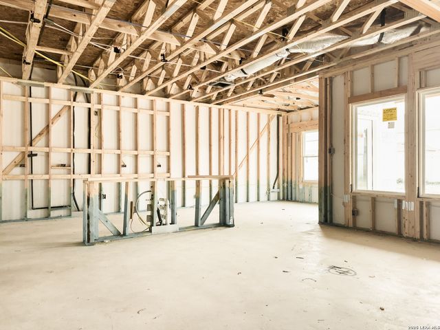 125 Yale St, Seguin, TX 78155