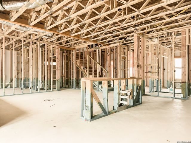 125 Yale St, Seguin, TX 78155