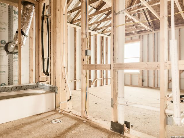 125 Yale St, Seguin, TX 78155