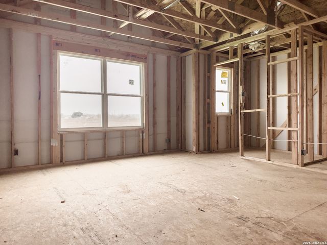 125 Yale St, Seguin, TX 78155