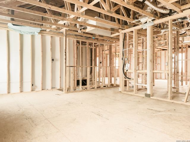 125 Yale St, Seguin, TX 78155