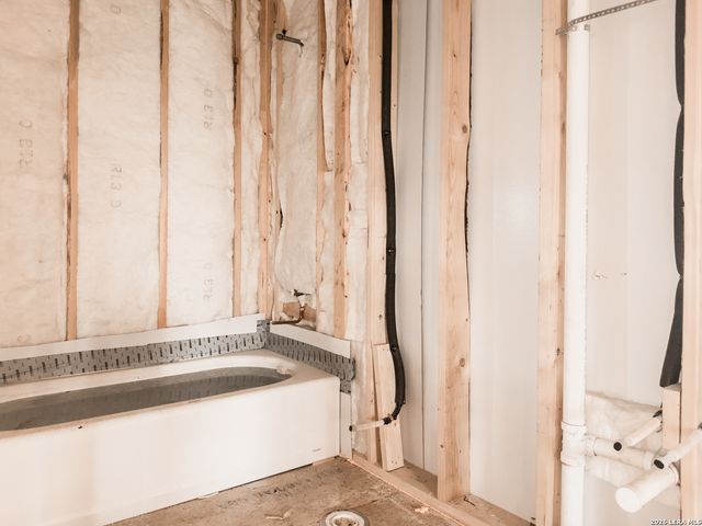 125 Yale St, Seguin, TX 78155