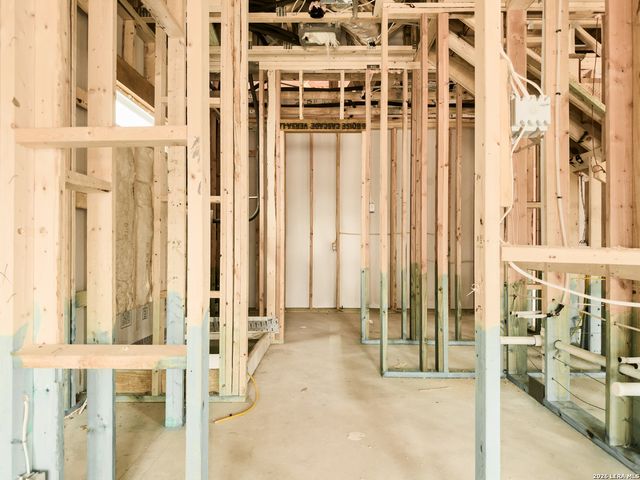 125 Yale St, Seguin, TX 78155