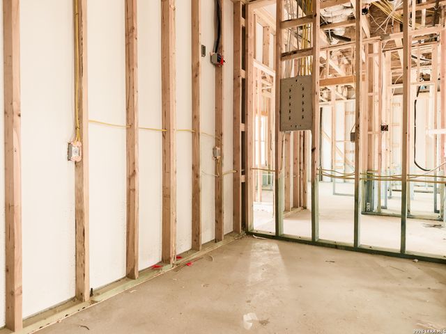 125 Yale St, Seguin, TX 78155