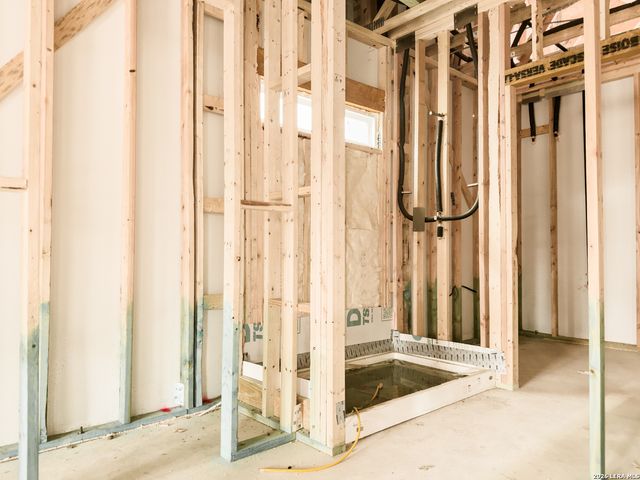 125 Yale St, Seguin, TX 78155