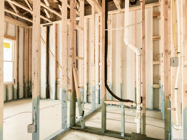 125 Yale St, Seguin, TX 78155