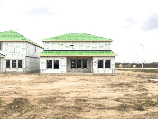 125 Yale St, Seguin, TX 78155