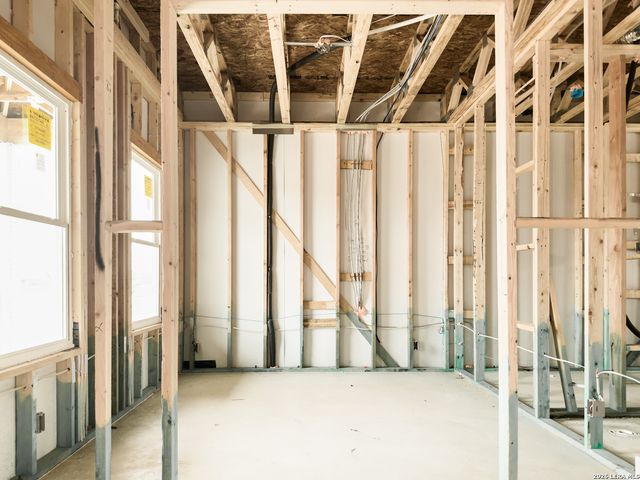 125 Yale St, Seguin, TX 78155