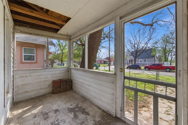 1016 S Wichita St, Wichita, KS 67213