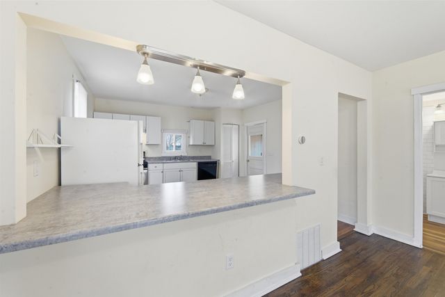 1016 S Wichita St, Wichita, KS 67213