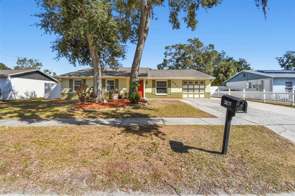 Image 2 of property listing at 3611 WISPERBREATH LANE, Tampa, FL 33619