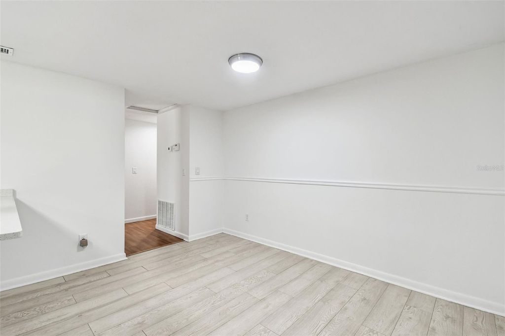 Image 11 of property listing at 3611 WISPERBREATH LANE, Tampa, FL 33619