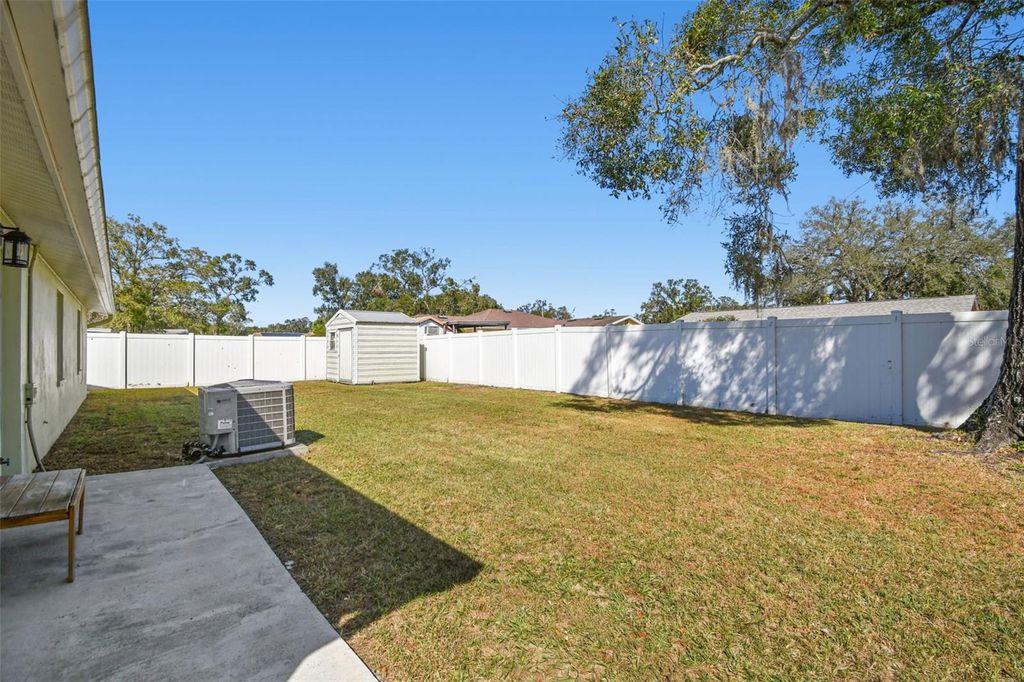 Image 39 of property listing at 3611 WISPERBREATH LANE, Tampa, FL 33619