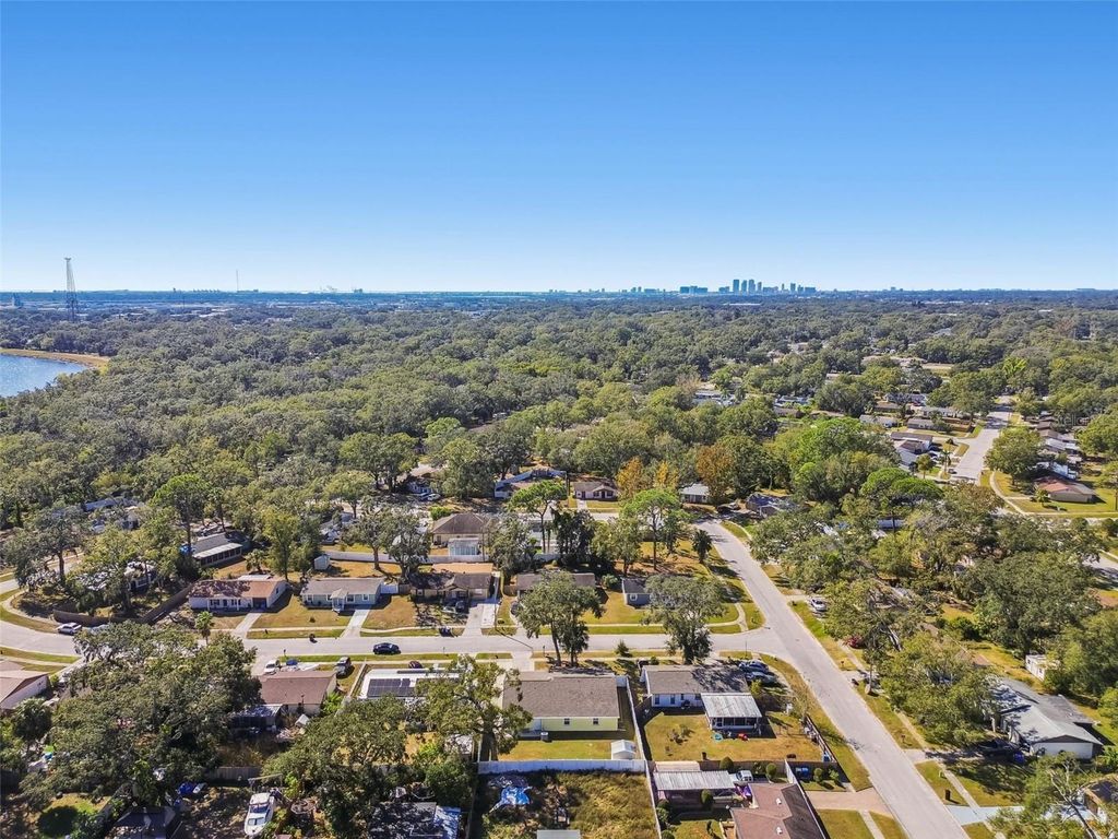 Image 47 of property listing at 3611 WISPERBREATH LANE, Tampa, FL 33619