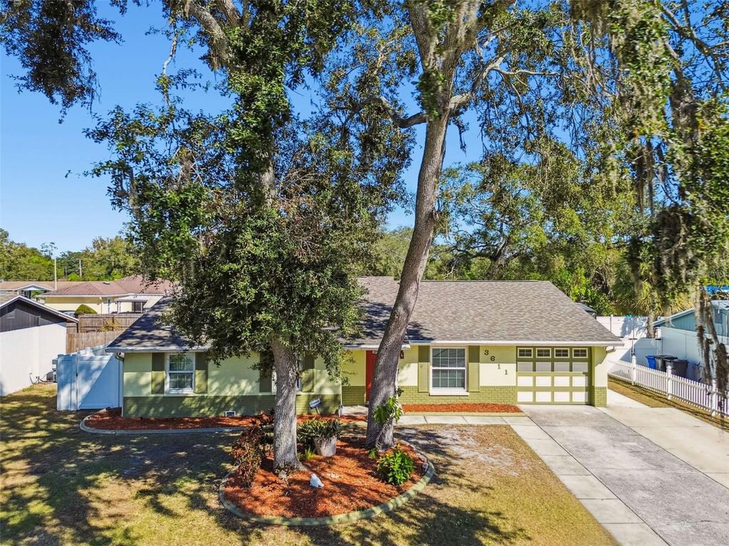 Image 51 of property listing at 3611 WISPERBREATH LANE, Tampa, FL 33619