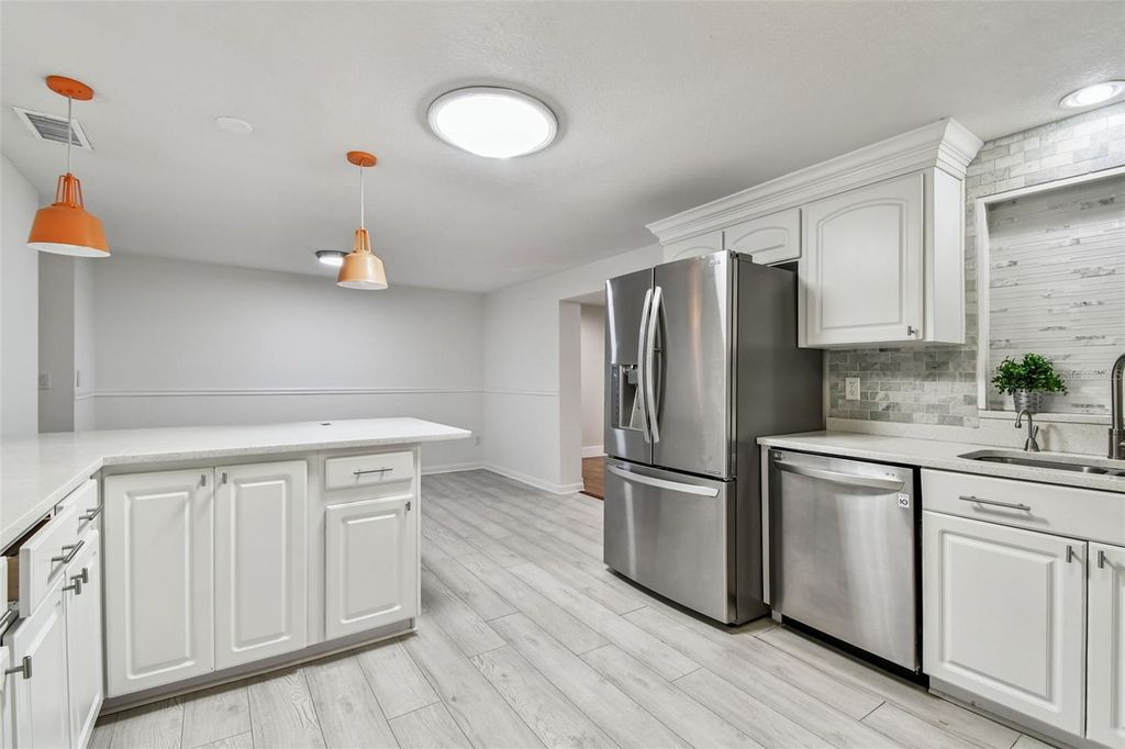 Image 8 of property listing at 3611 WISPERBREATH LANE, Tampa, FL 33619