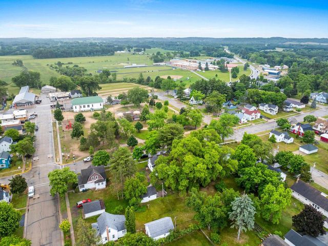 413 S HOWARD STREET, Princeton, WI 54968