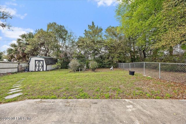 210 HOLLY Lane, Palatka, FL 32177