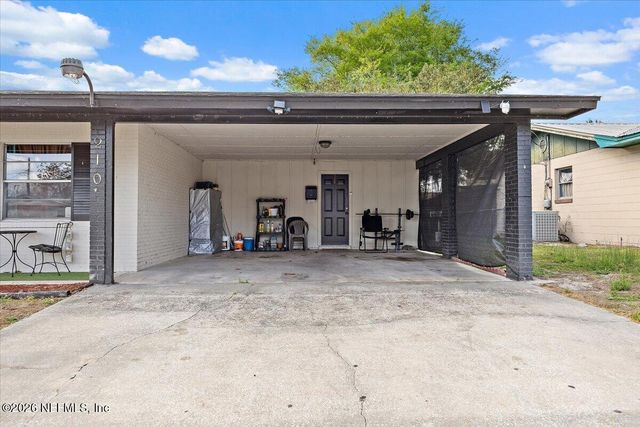 210 HOLLY Lane, Palatka, FL 32177