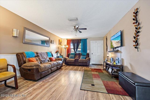 210 HOLLY Lane, Palatka, FL 32177