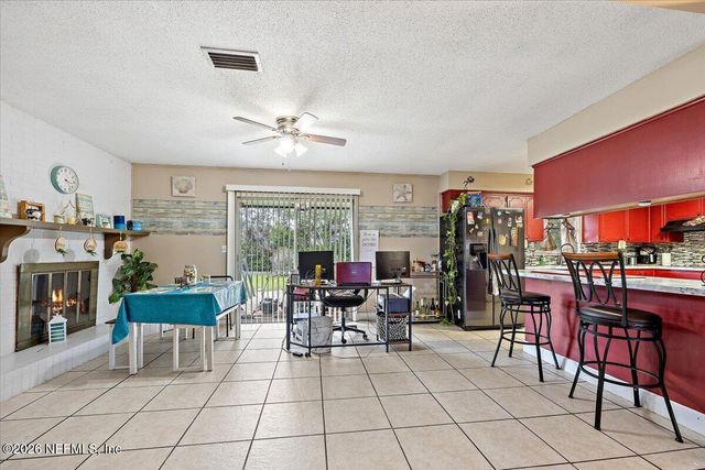 210 HOLLY Lane, Palatka, FL 32177