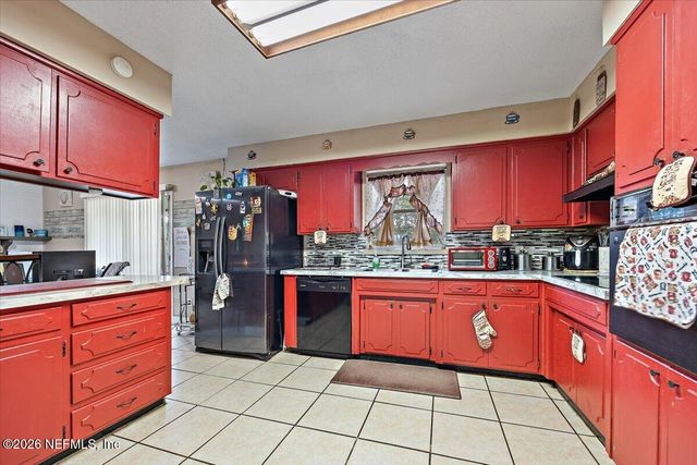 210 HOLLY Lane, Palatka, FL 32177