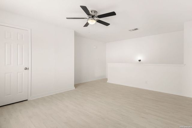 6823 Cypress Mist Dr, Converse, TX 78109