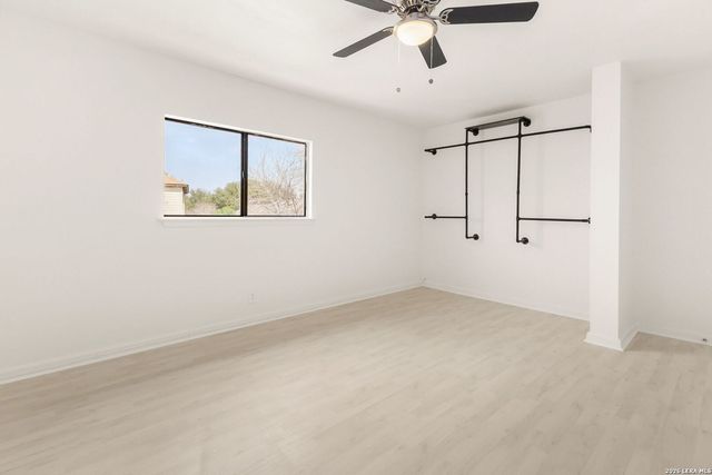 6823 Cypress Mist Dr, Converse, TX 78109