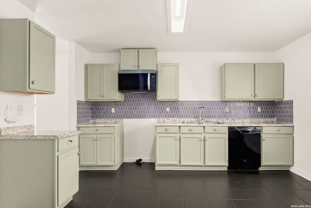 6823 Cypress Mist Dr, Converse, TX 78109