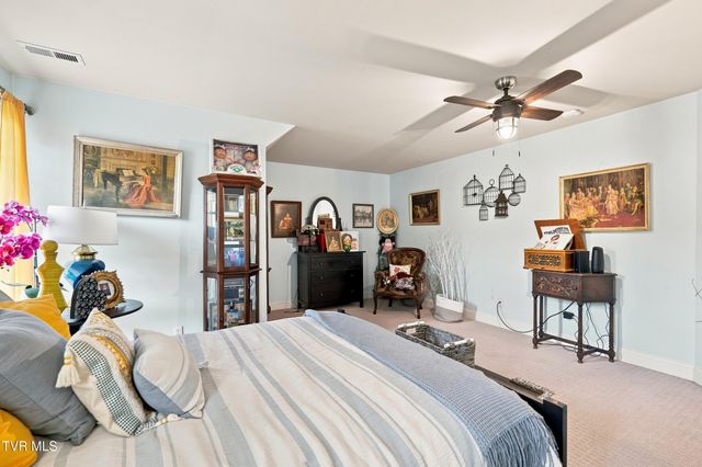 2120 Saint Erics Court, Kingsport, TN 37660