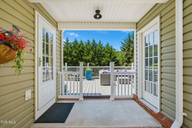 2120 Saint Erics Court, Kingsport, TN 37660