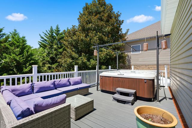 2120 Saint Erics Court, Kingsport, TN 37660