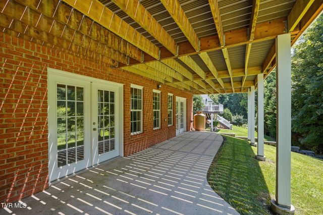 2120 Saint Erics Court, Kingsport, TN 37660