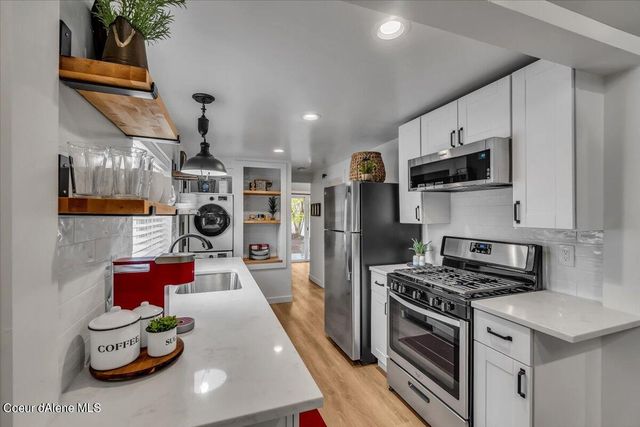 302 W LINDEN AVE, Coeur D'alene, ID 83814