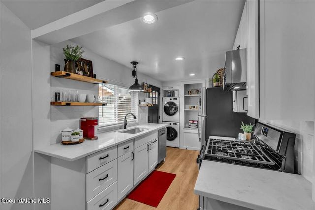 302 W LINDEN AVE, Coeur D'alene, ID 83814