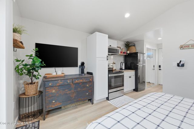 302 W LINDEN AVE, Coeur D'alene, ID 83814