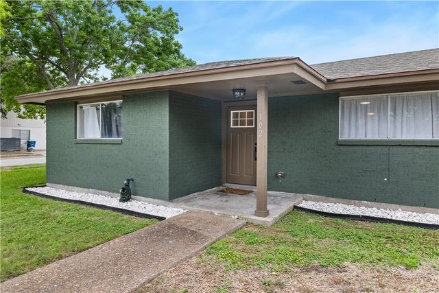 102 Terlingua Dr, Portland, TX 78374