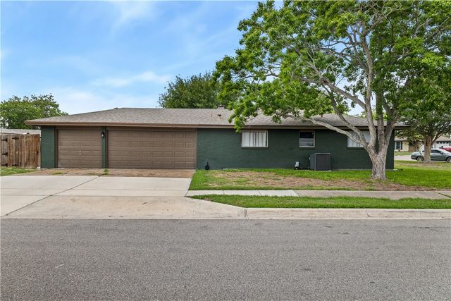 102 Terlingua Dr, Portland, TX 78374
