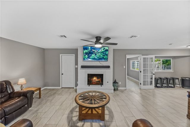 102 Terlingua Dr, Portland, TX 78374