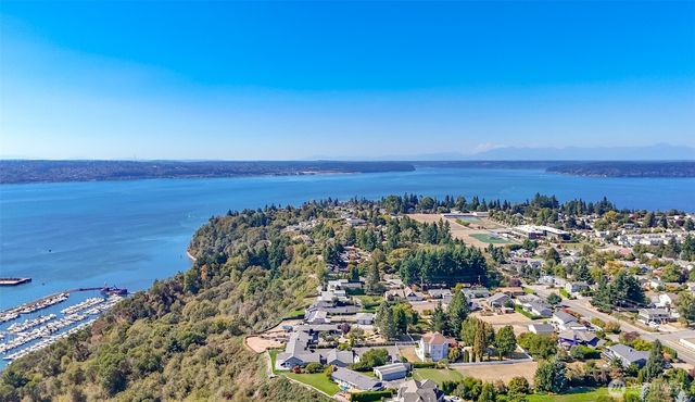 4516 Browns Point Boulevard NE, Tacoma, WA 98422