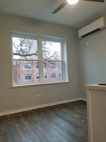 5240 N Winthrop Avenue 201, Chicago, IL 60640