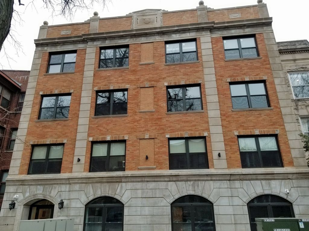 5240 N Winthrop Avenue 201, Chicago, IL 60640