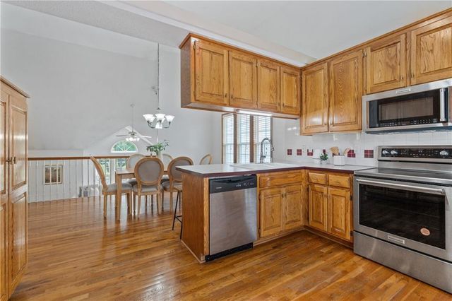 3856 SW Windsong Drive, Lee's Summit, MO 64082