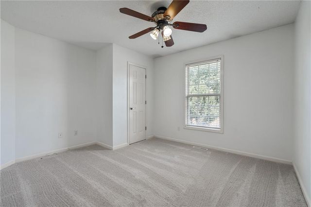 3856 SW Windsong Drive, Lee's Summit, MO 64082