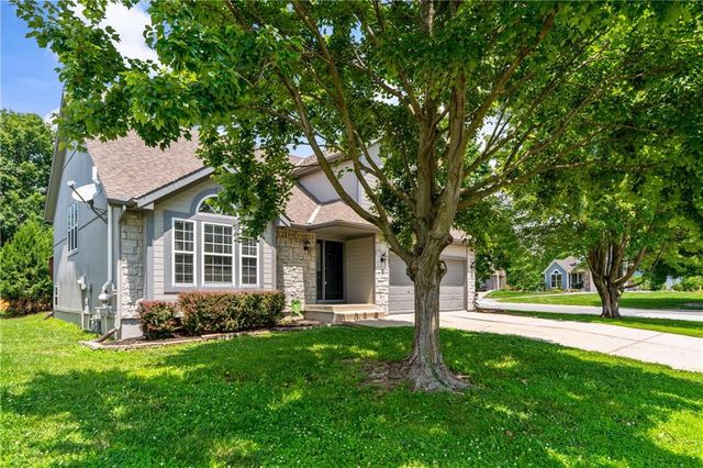 3856 SW Windsong Drive, Lee's Summit, MO 64082