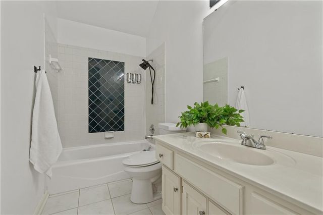 3856 SW Windsong Drive, Lee's Summit, MO 64082