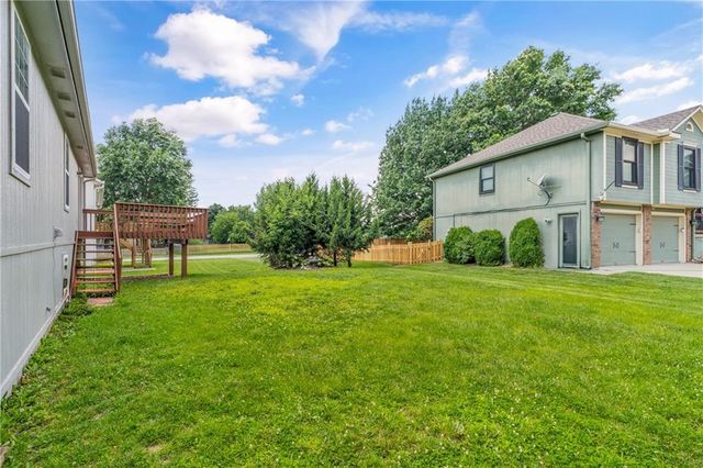3856 SW Windsong Drive, Lee's Summit, MO 64082