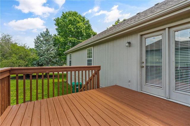 3856 SW Windsong Drive, Lee's Summit, MO 64082
