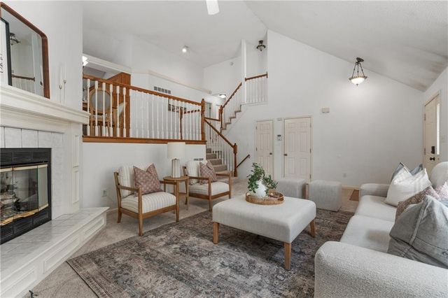 3856 SW Windsong Drive, Lee's Summit, MO 64082